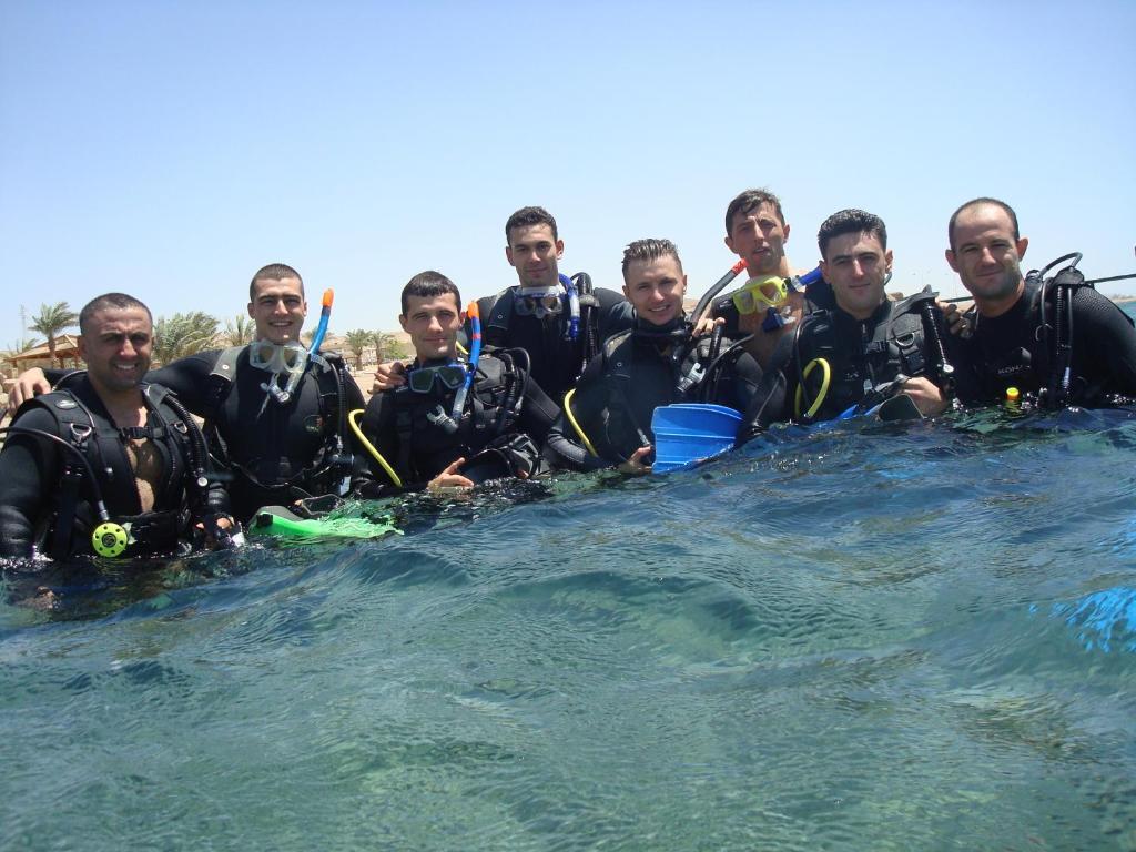 Red Sea Dive Center Hotel Akaba Buitenkant foto